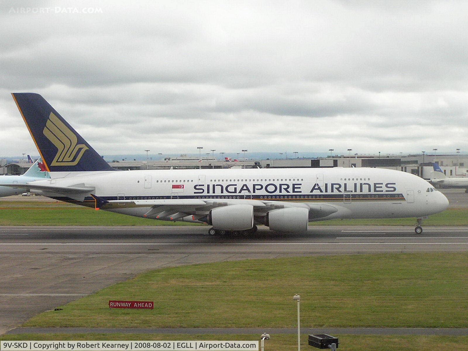 9V-SKD, 2008 Airbus A380-841 C/N 008, Singapore A380 rolling