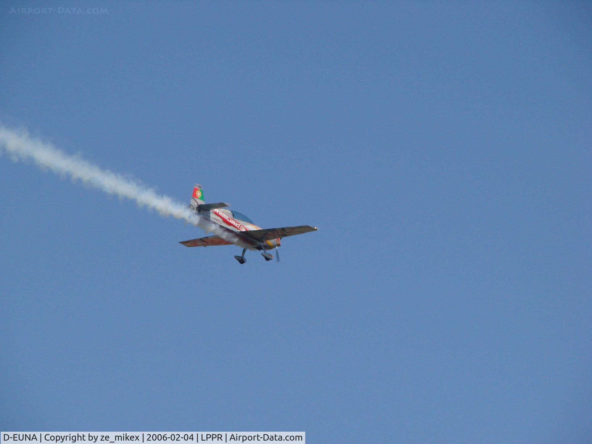 D-EUNA, Extra EA-300LP C/N 1251, EXtra300 of redbull