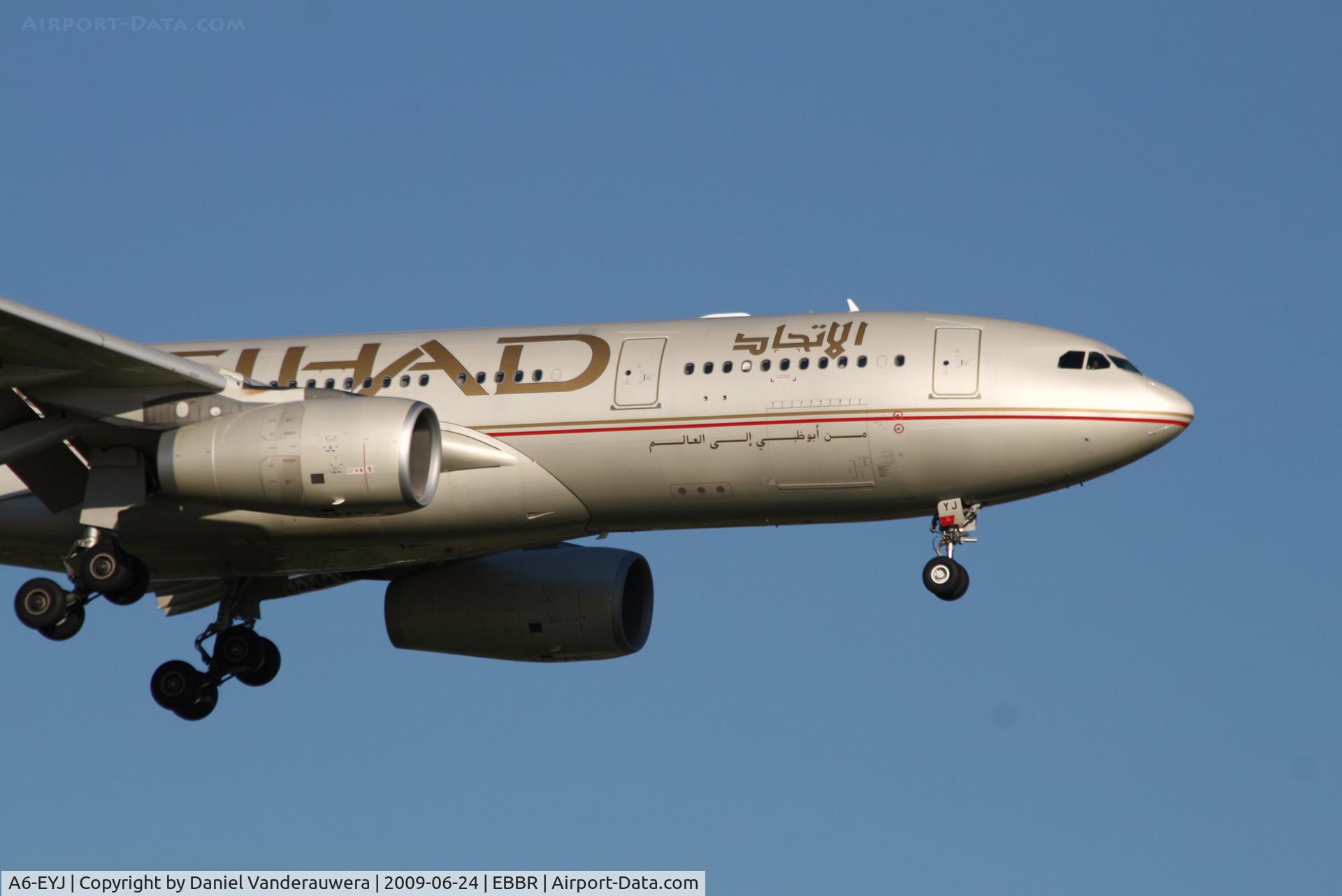 A6-EYJ, 2006 Airbus A330-243 C/N 737, flight EY057 is descending to rwy 02