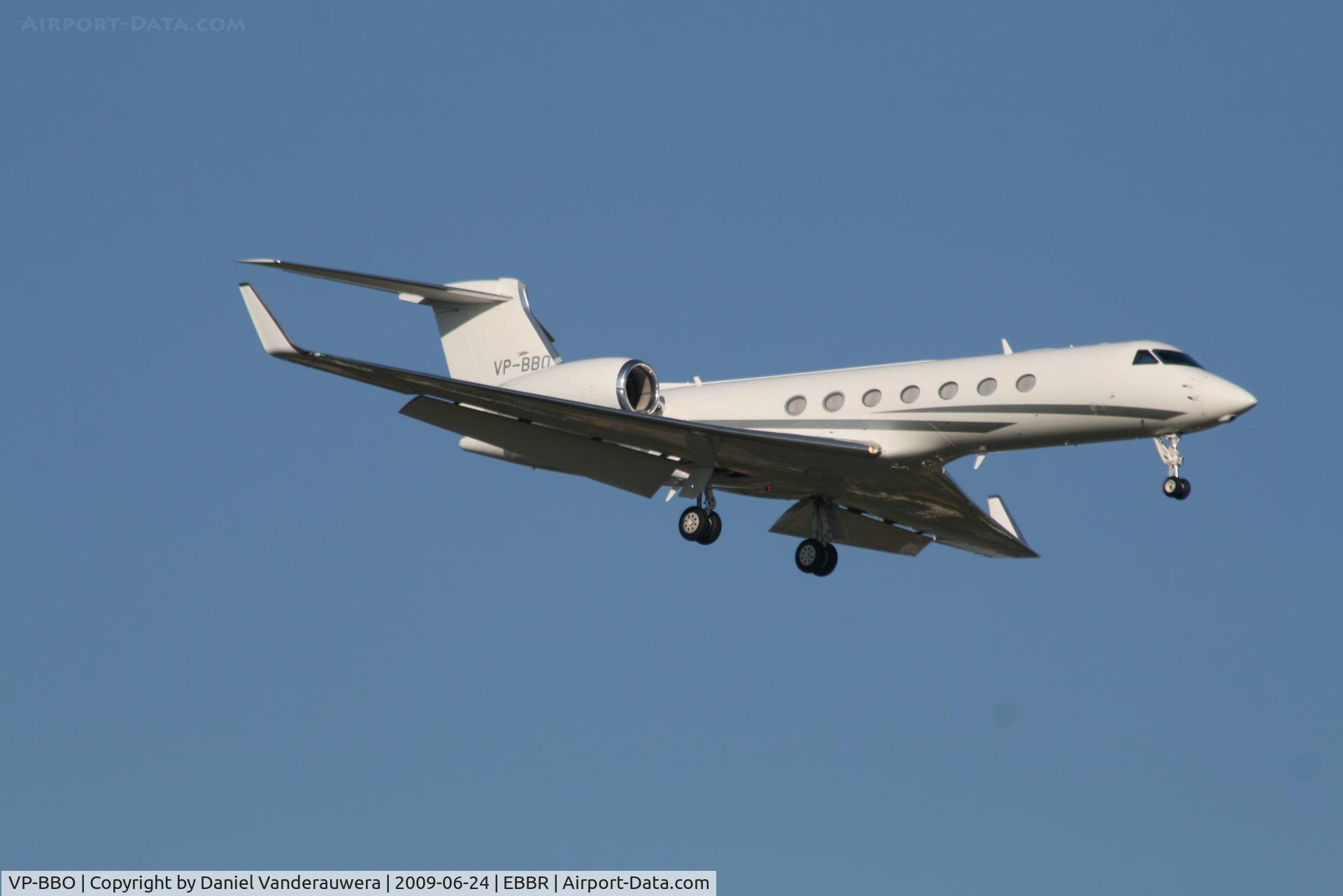 VP-BBO, 2006 Gulfstream Aerospace GV-SP (G550) C/N 5123, descending to rwy 02