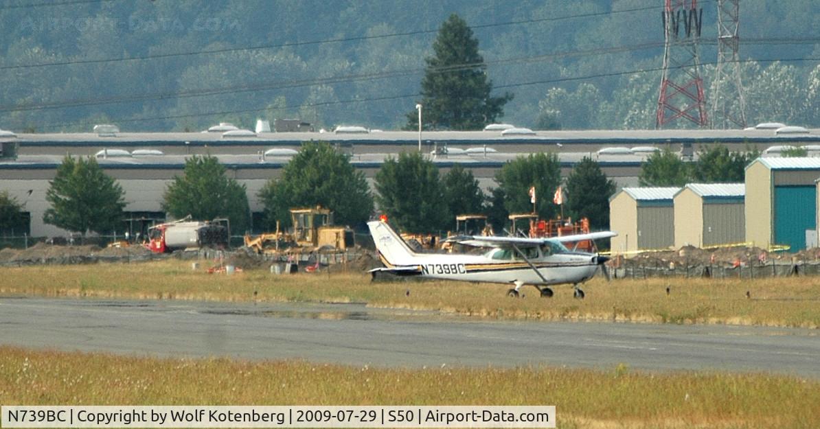 N739BC, 1978 Cessna 172N C/N 17270404, going to the gas tanks