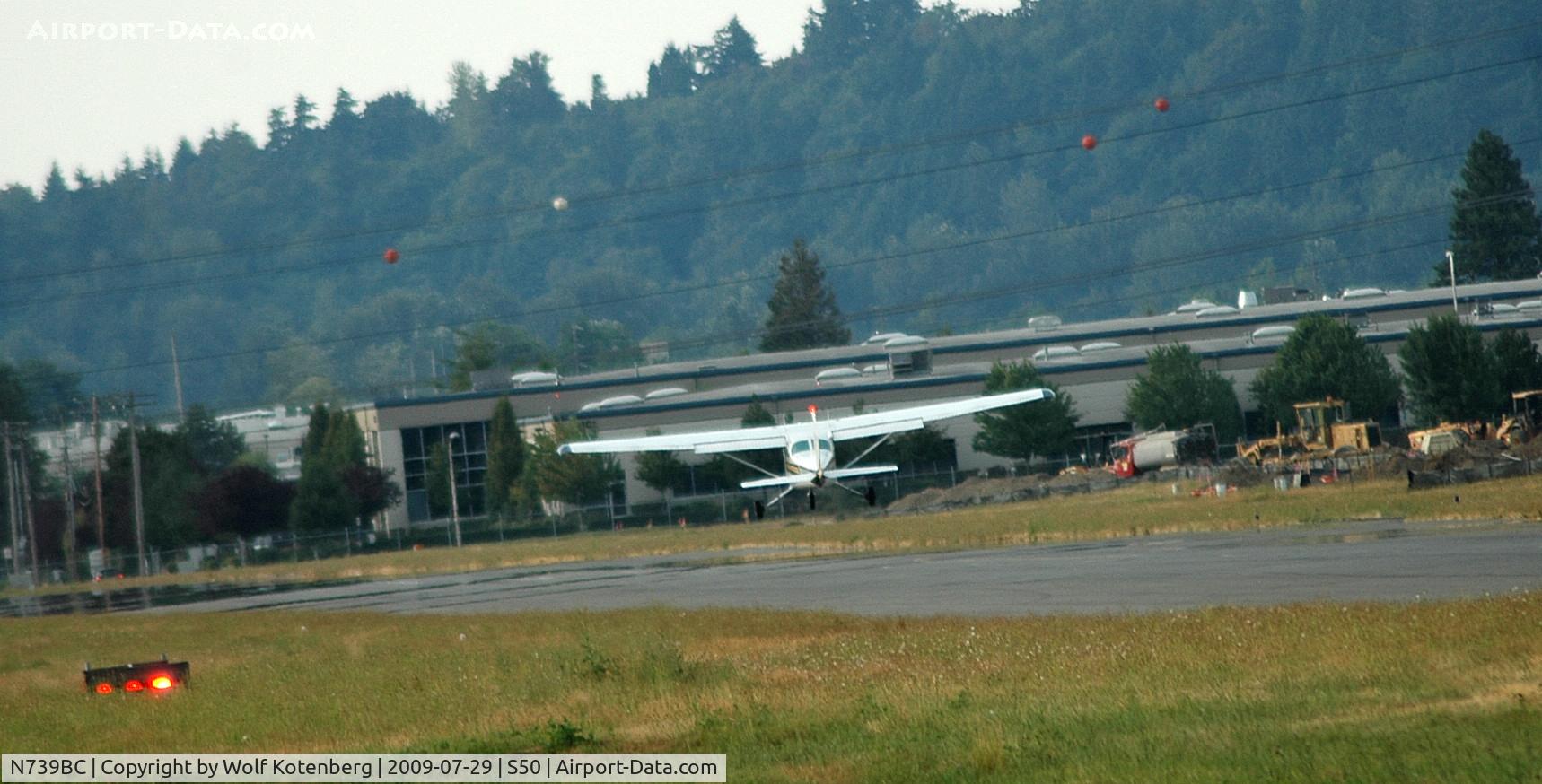 N739BC, 1978 Cessna 172N C/N 17270404, straight out departure to the north