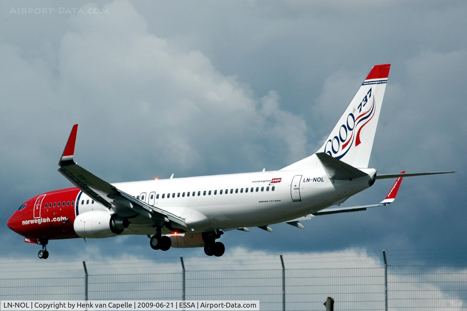 LN-NOL, 2009 Boeing 737-8Q8 C/N 37159, Boeings 6000th 737 in Norwegian Air Shuttle colours.