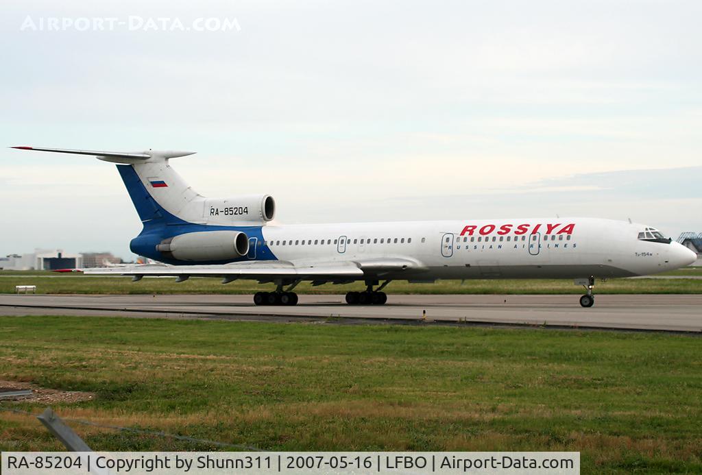 RA-85204, 1991 Tupolev Tu-154M C/N 91A886, Lining up rwy 14L for departure to St-Petersburg...