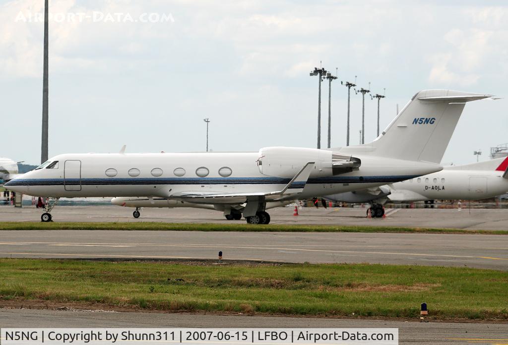 N5NG, 2002 Gulfstream Aerospace G-IV C/N 1485, Parked at the General Aviation area...
