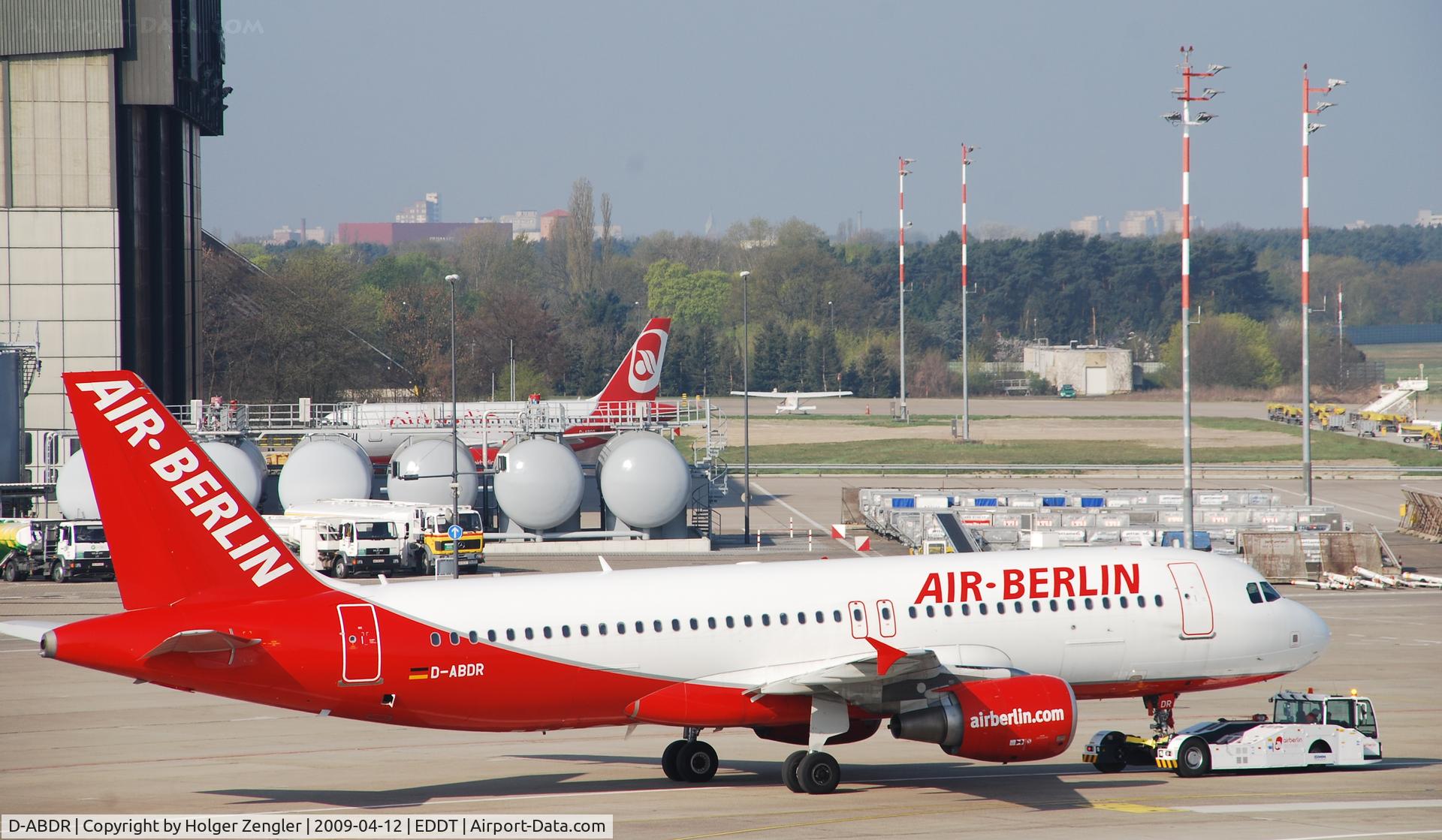 D-ABDR, 2007 Airbus A320-214 C/N 3242, Being pulled to work