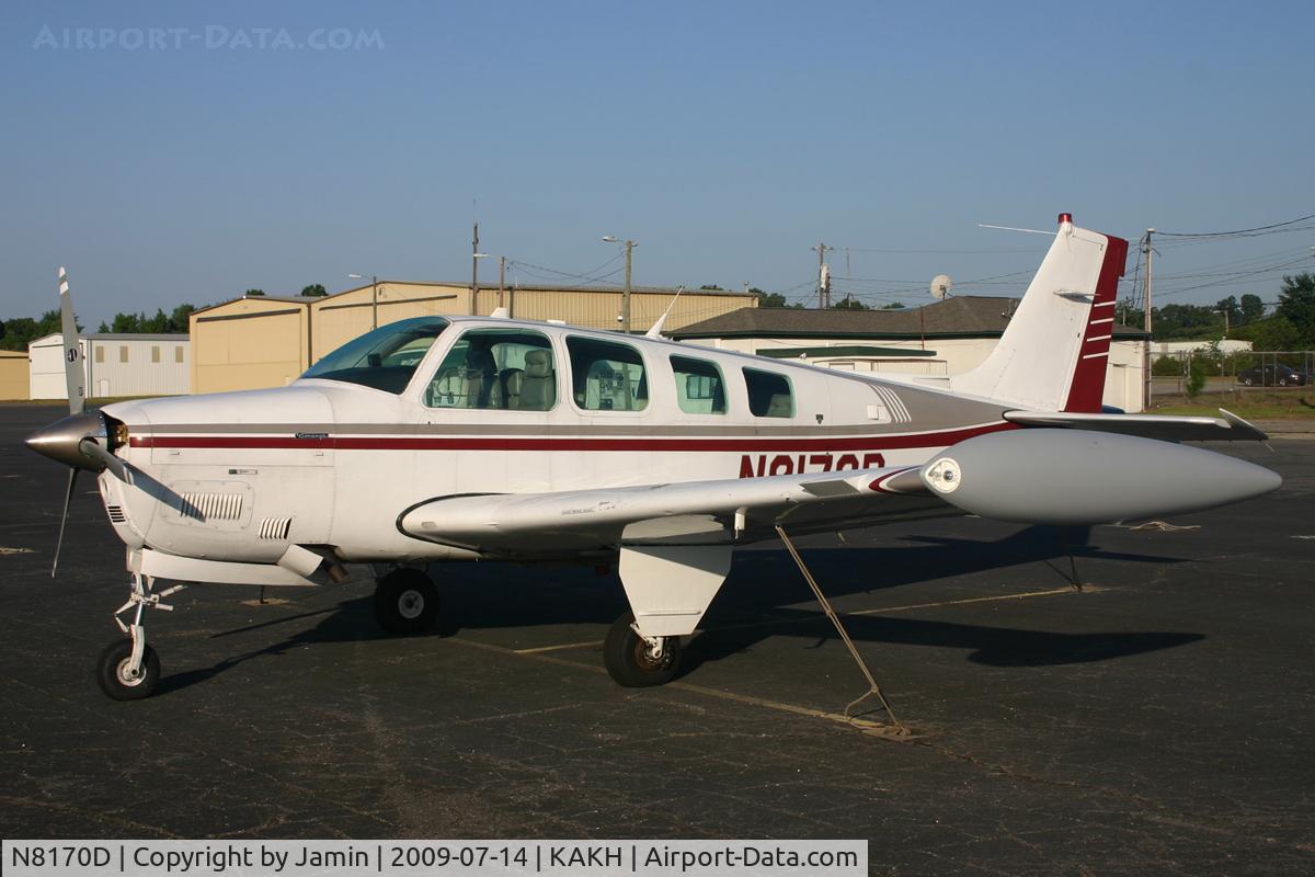 N8170D, Beech A36 Bonanza 36 C/N E-2600, With what looks line new tip tanks, which are still in primer.