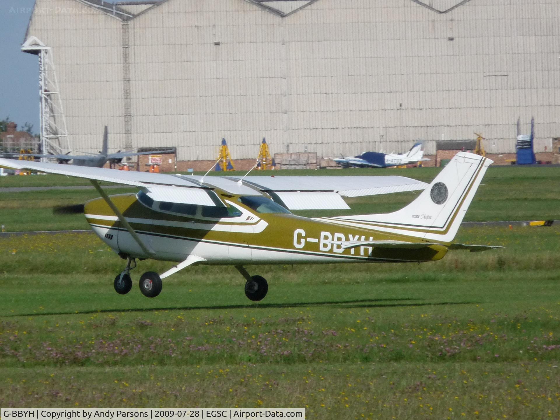 G-BBYH, 1974 Cessna 182P Skylane C/N 182-62814, Landing at Cambridge