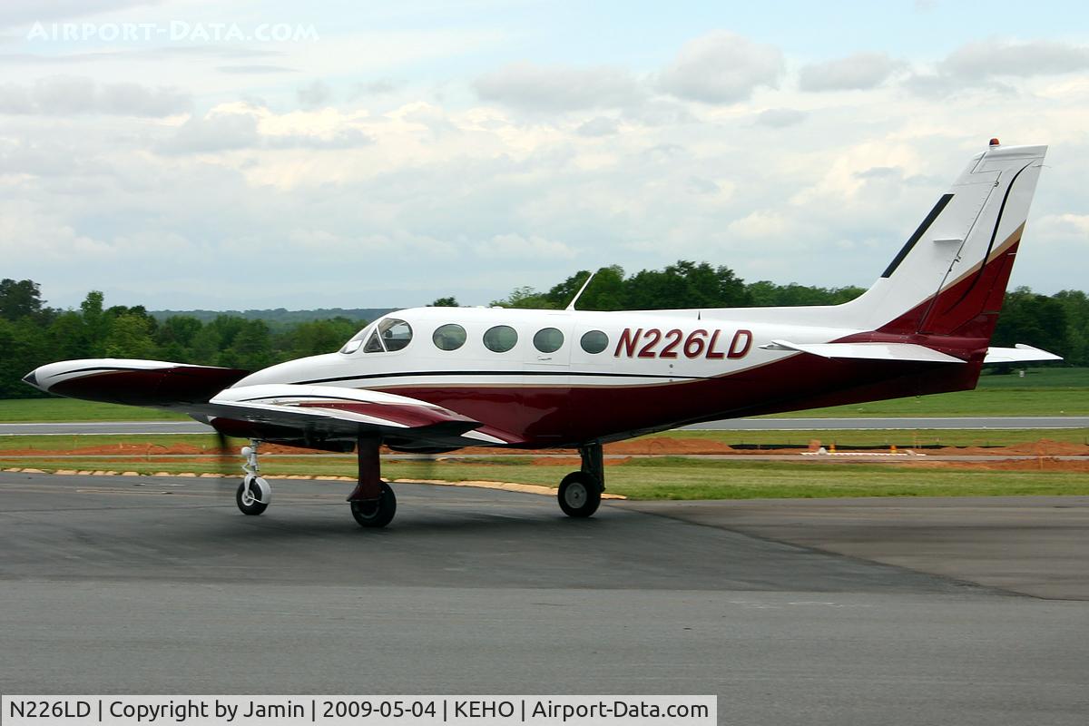 N226LD, Cessna 340A C/N 340A0435, Barely caught this picture as this nice-looking 340 was taxiing for takeoff.