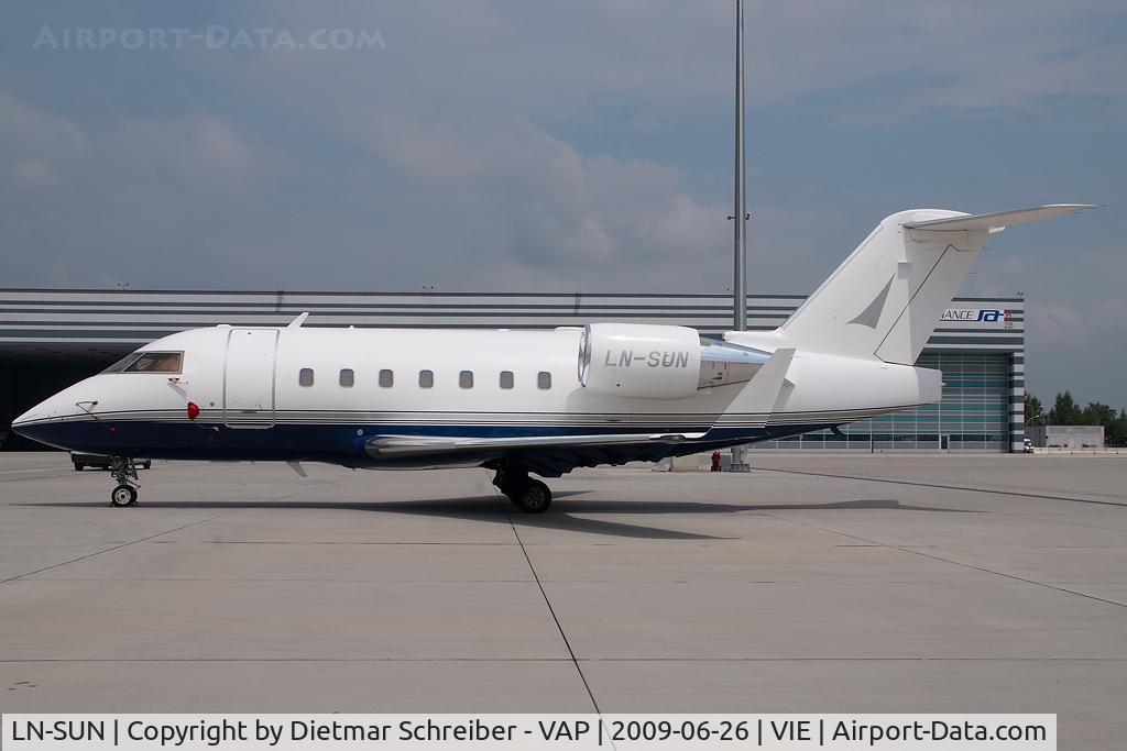 LN-SUN, 2001 Bombardier Challenger 604 (CL-600-2B16) C/N 5517, CL 600