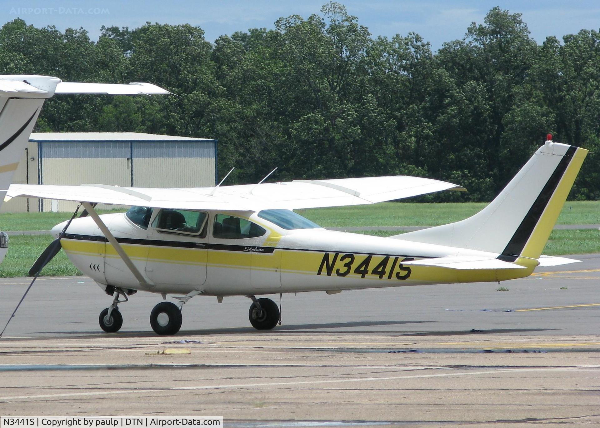N3441S, 1964 Cessna 182G Skylane C/N 18255841, At Downtown Shreveport.