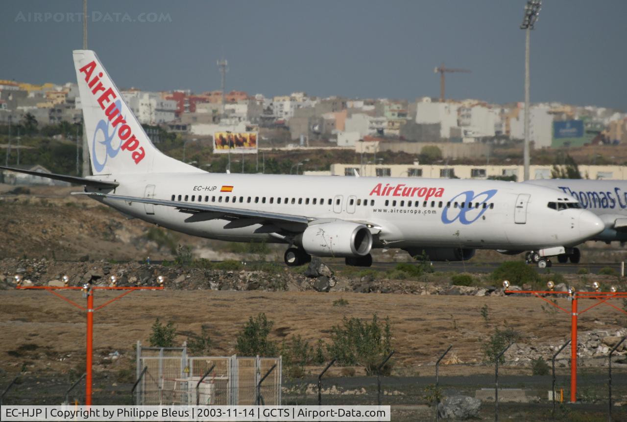 EC-HJP, 2000 Boeing 737-85P C/N 28535, Waiting to line up on rwy 08.