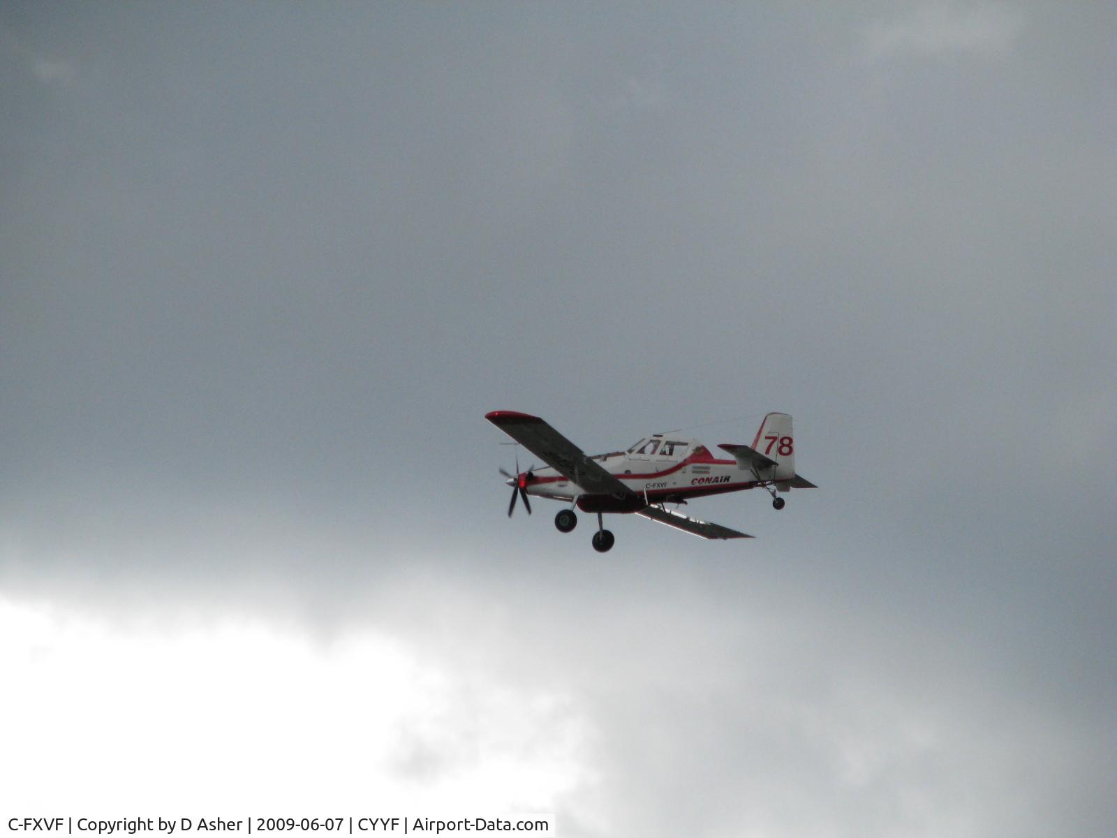 C-FXVF, 1996 Air Tractor AT-802 C/N 802-0033, Flying out of Penticton Airport