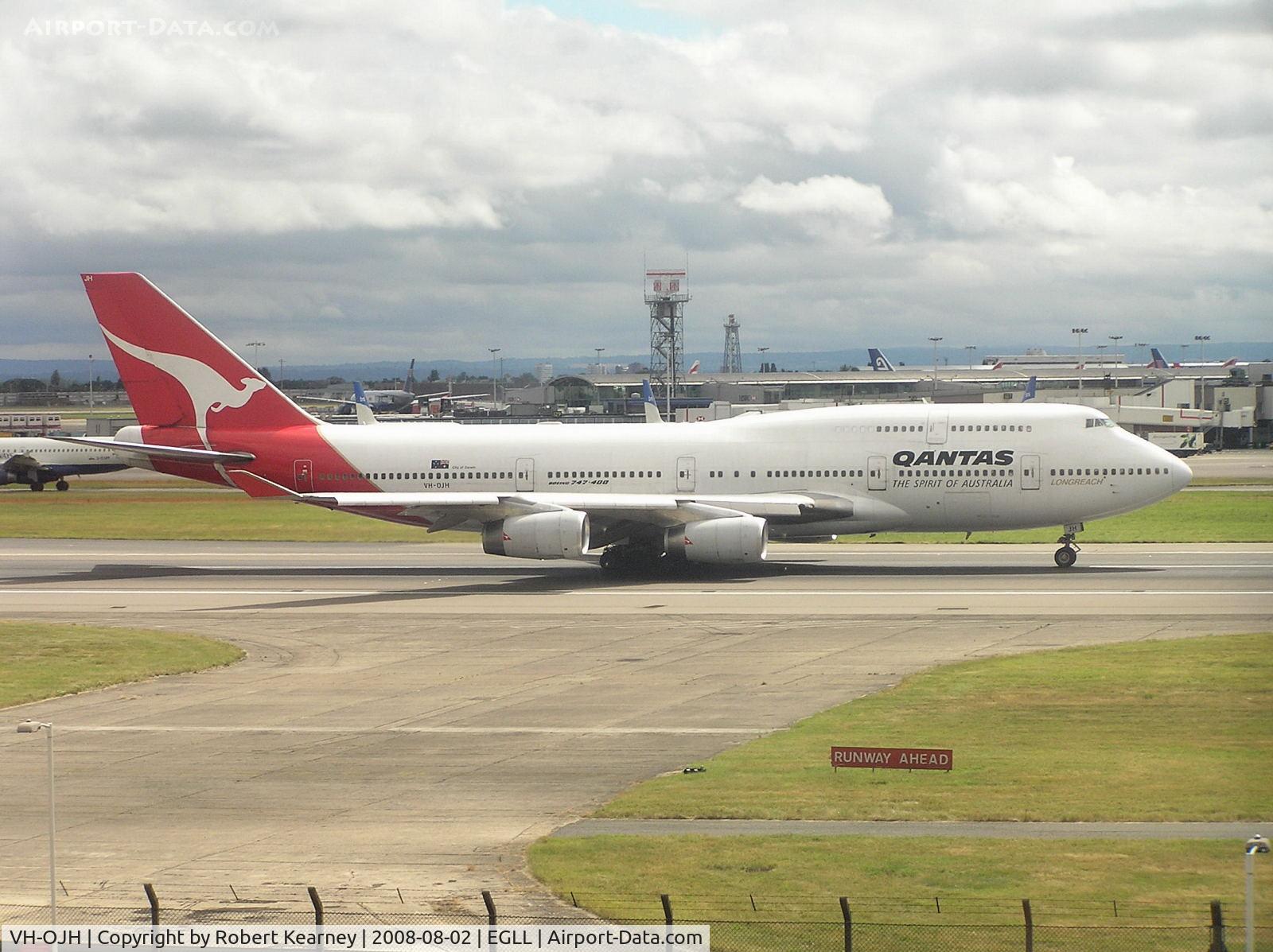 VH-OJH, 1990 Boeing 747-438 C/N 24806, Qantas rolling