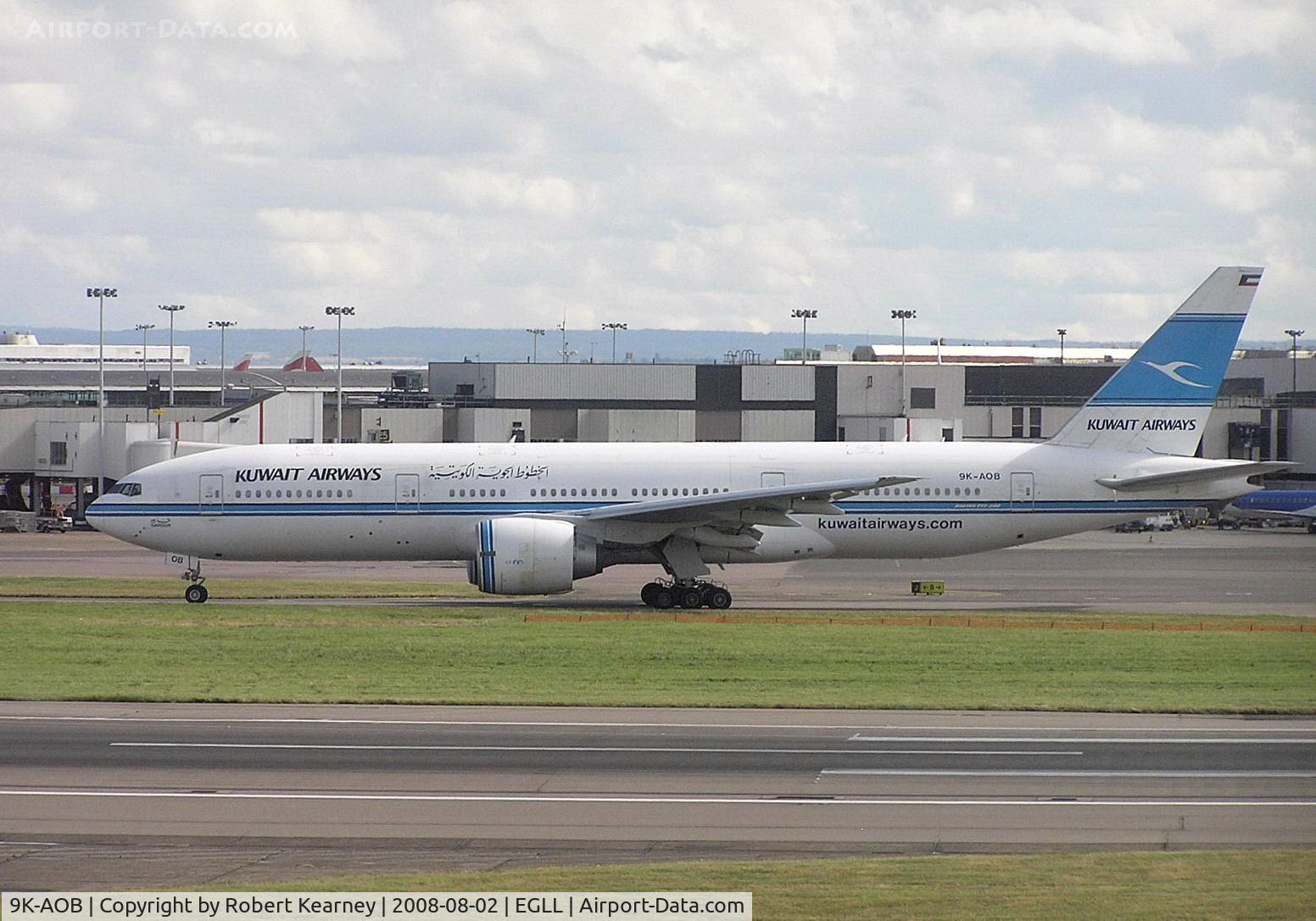 9K-AOB, 1998 Boeing 777-269/ER C/N 28744, Kuwait heading for take-off