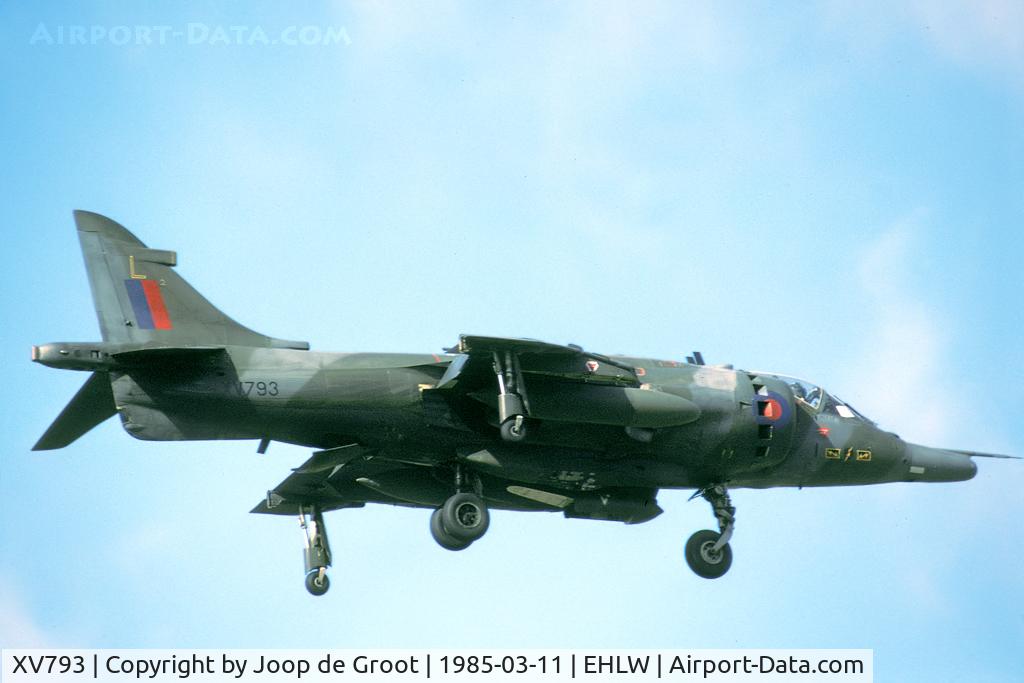 XV793, 1970 Hawker Siddeley Harrier GR.3 C/N 712043, Gütersloh resident visiting Leeuwarden.
