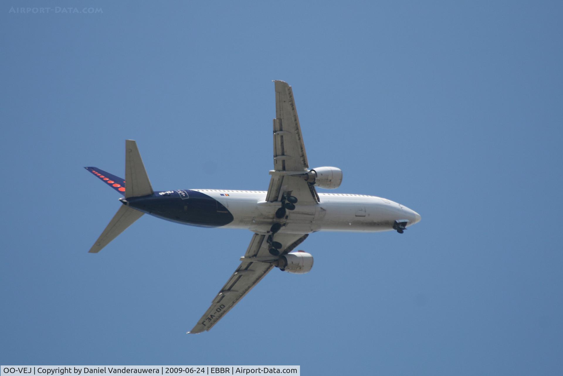 OO-VEJ, 1989 Boeing 737-405 C/N 24271, Approach to rwy 07L/R