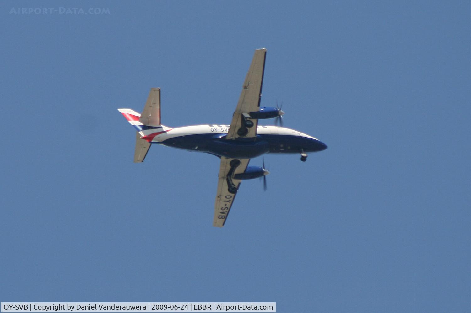 OY-SVB, 1997 British Aerospace BAe-3202 Jetstream 32 C/N 985, Approach to rwy 07L/R