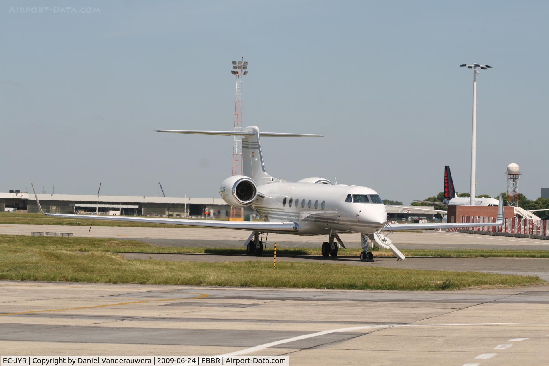 EC-JYR, 2006 Gulfstream Aerospace GV-SP (G550) C/N 5116, parked on General Aviation apron (Abelag)