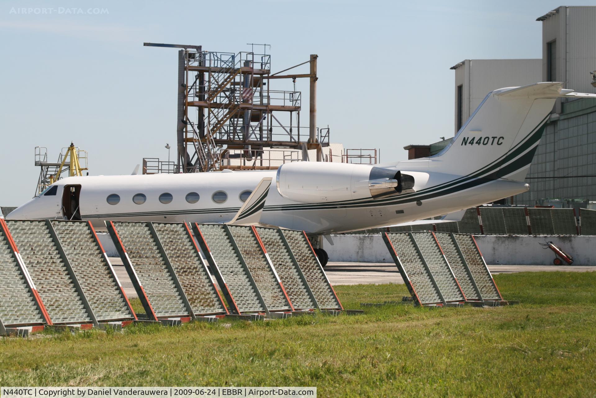 N440TC, 1989 Gulfstream Aerospace G-IV C/N 1115, parked on General Aviation apron (Abelag)
