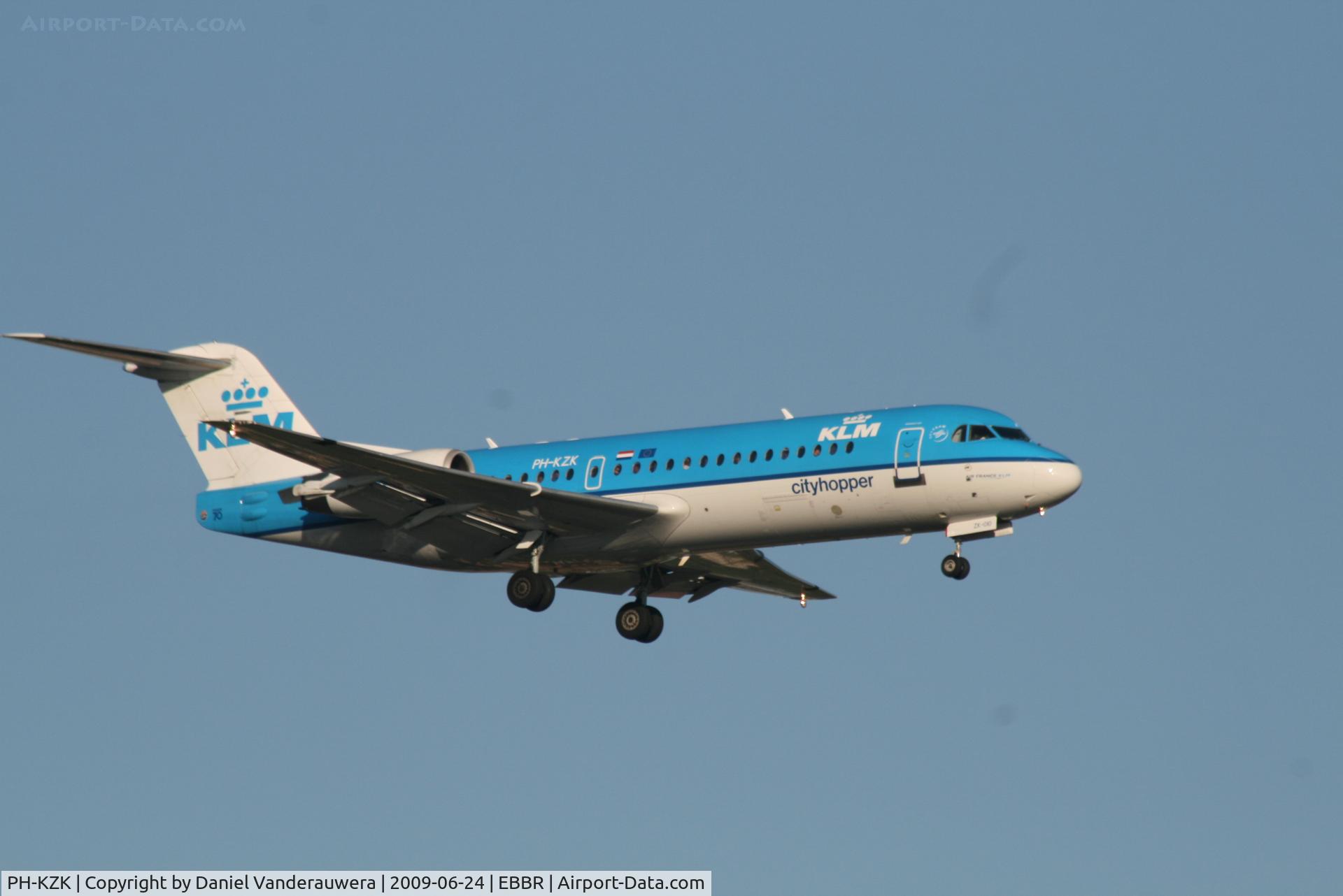 PH-KZK, 1997 Fokker 70 (F-28-0070) C/N 11581, arrival of flight KL1720 to rwy 02