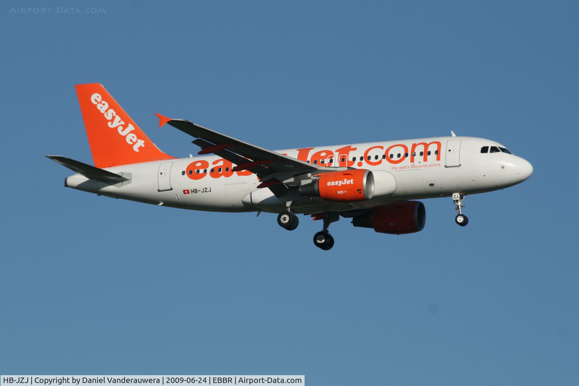 HB-JZJ, 2004 Airbus A319-111 C/N 2265, arrival of flight EZS1533 to rwy 02