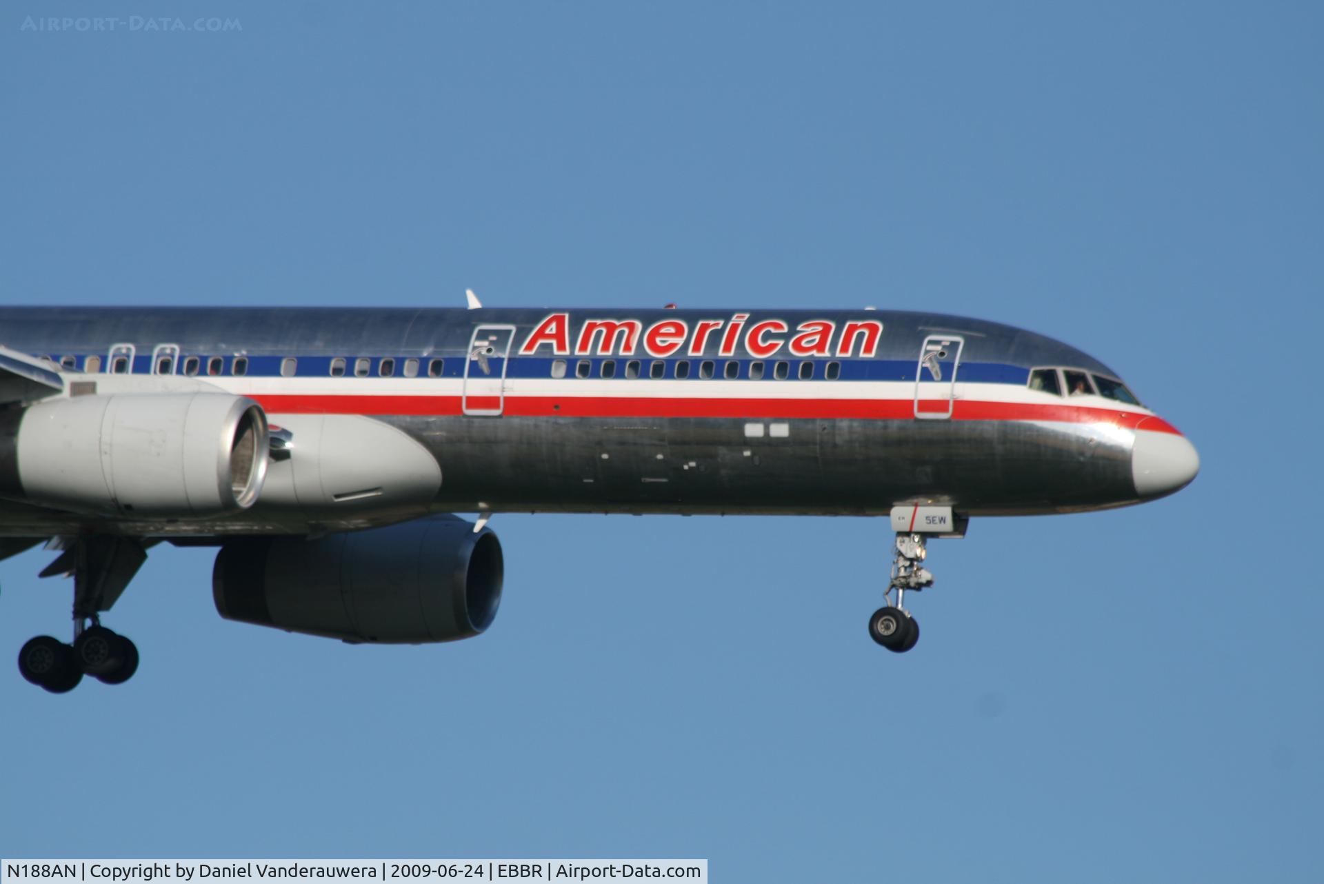 N188AN, 2001 Boeing 757-223 C/N 32382, arrival of flight AA172 to rwy 02