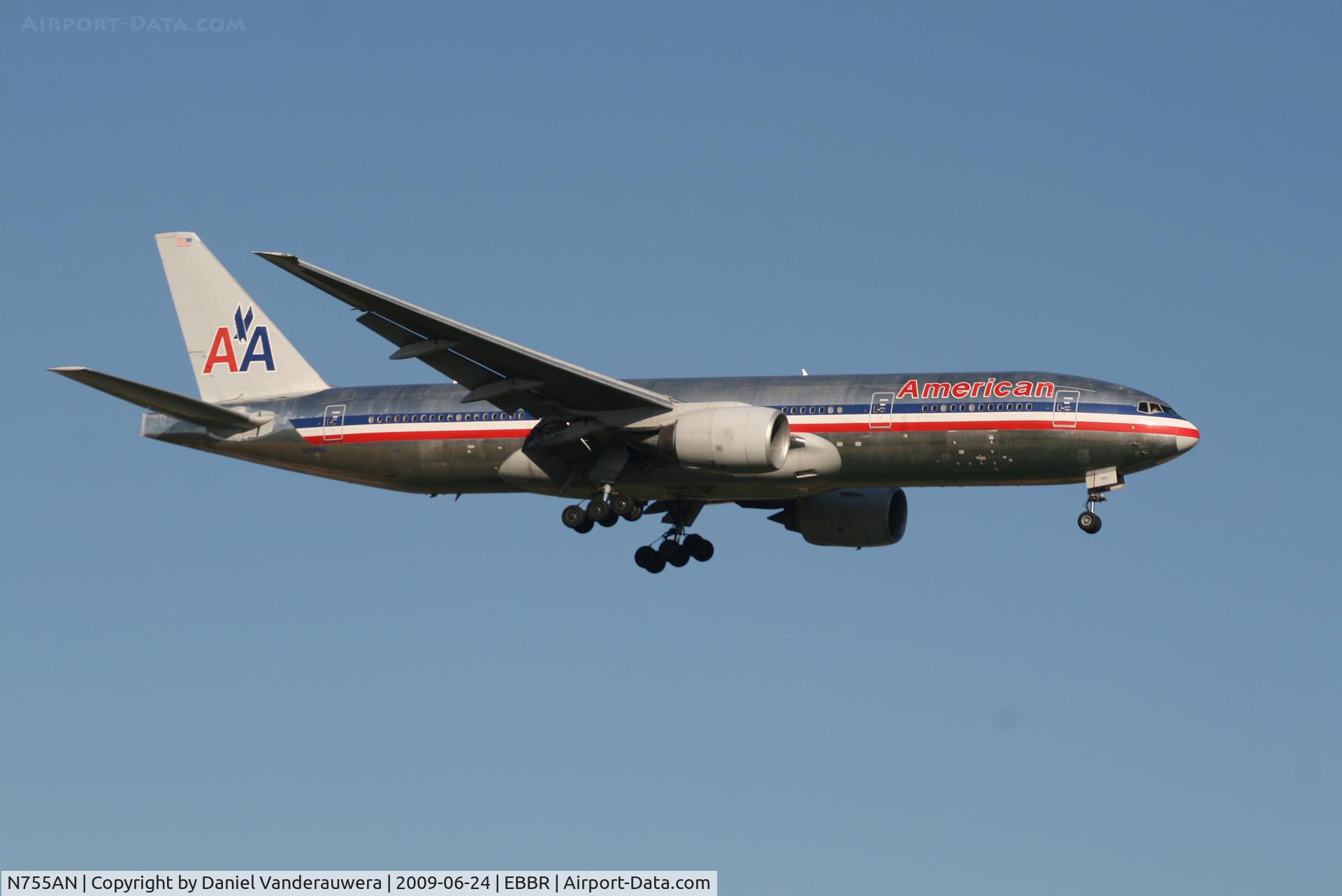 N755AN, 2001 Boeing 777-223 C/N 30263, flight AA088 is descending to rwy 02