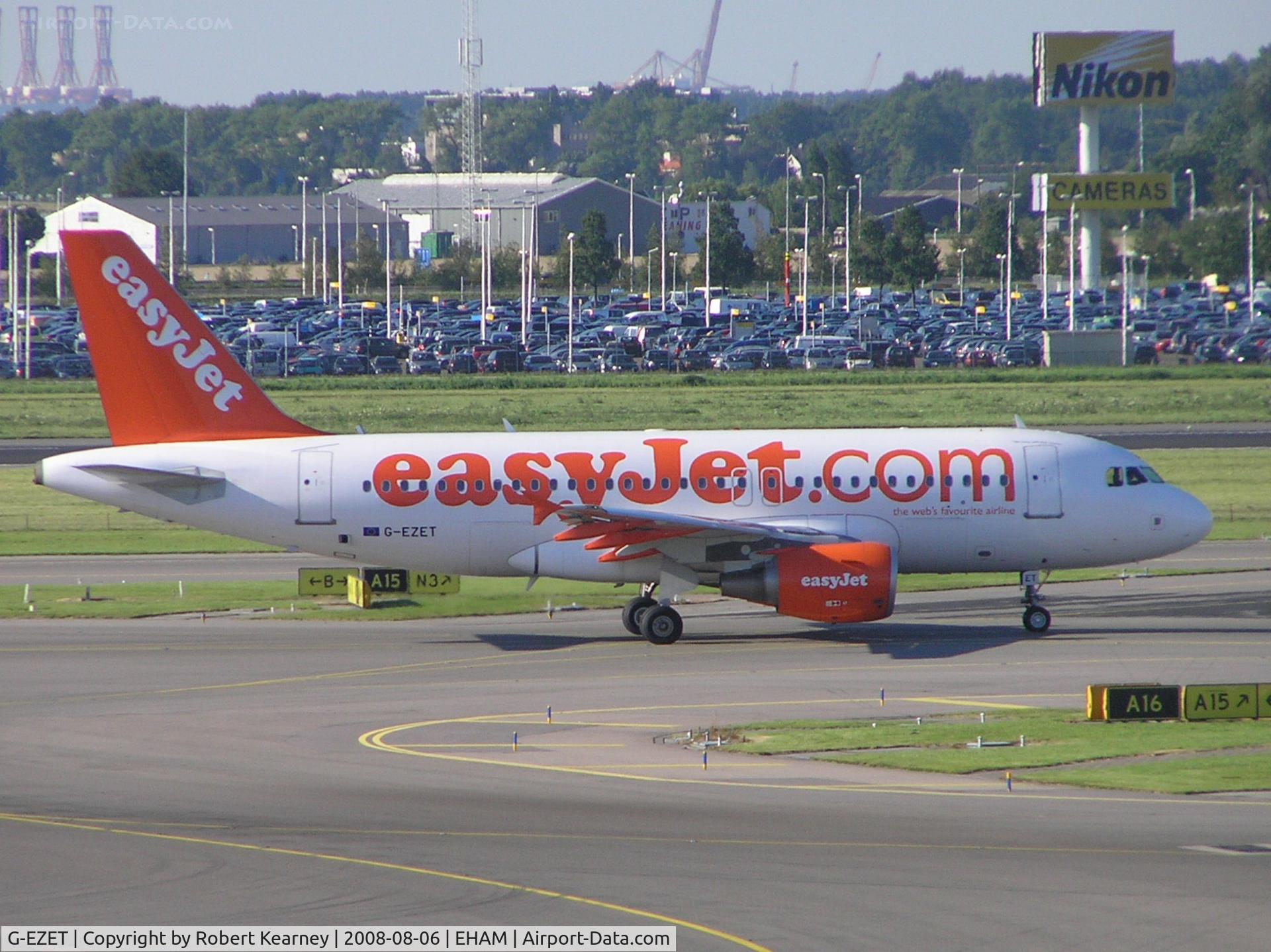G-EZET, 2004 Airbus A319-111 C/N 2271, Easy Jet taxiing for take-off