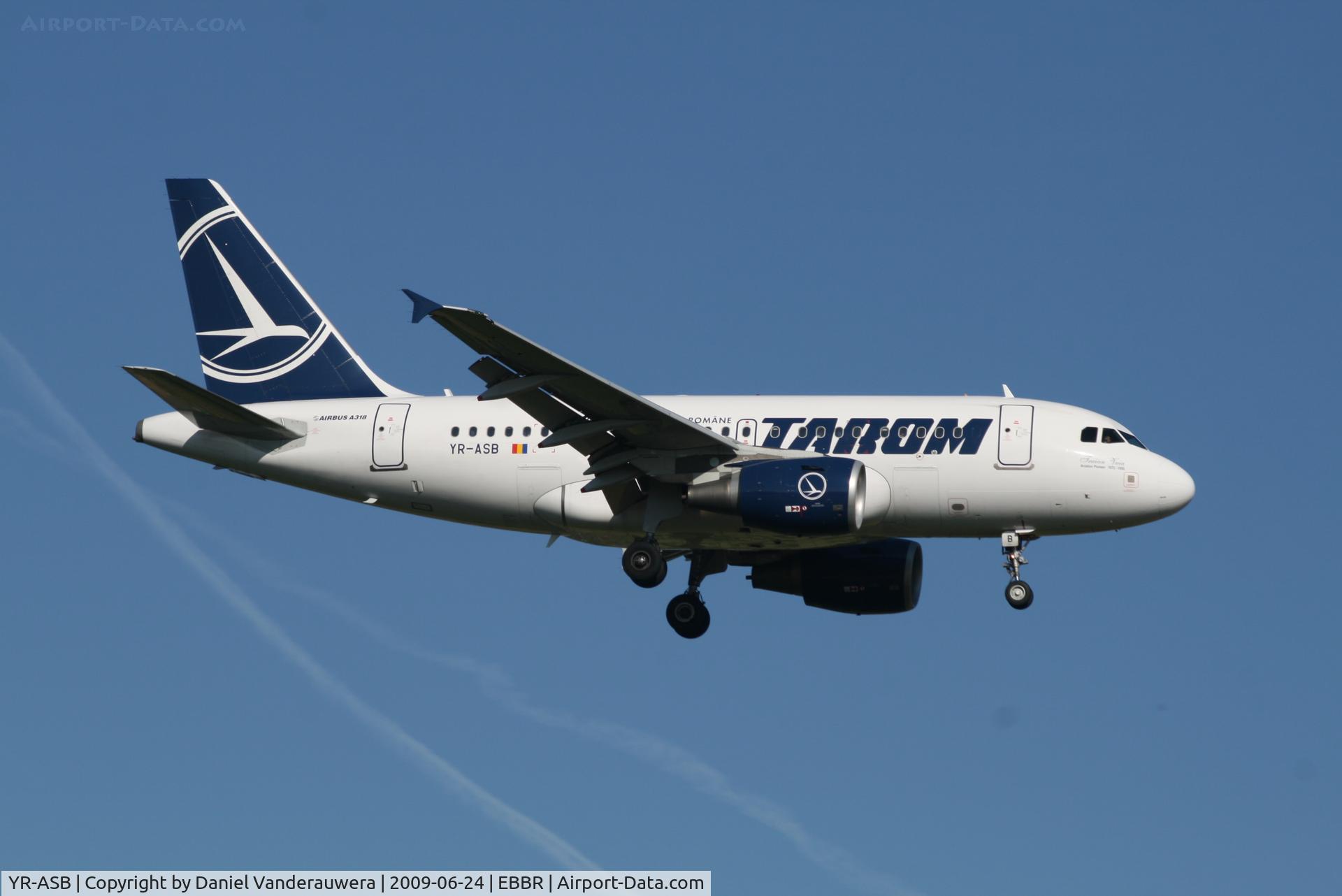 YR-ASB, 2006 Airbus A318-111 C/N 2955, arrival of flight RO371 to rwy 02