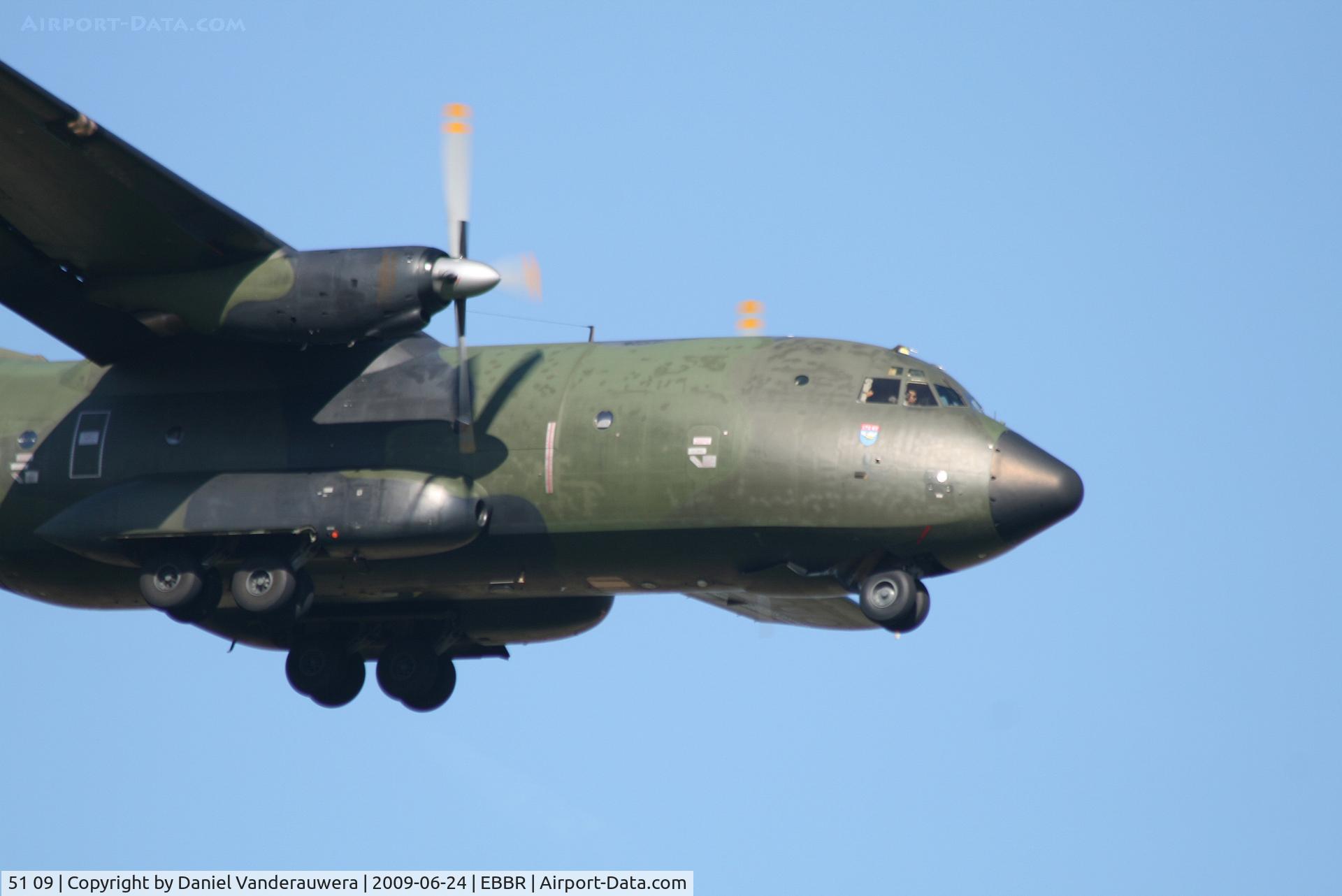 51 09, Transall C-160D C/N D146, Arriving to rwy 02
