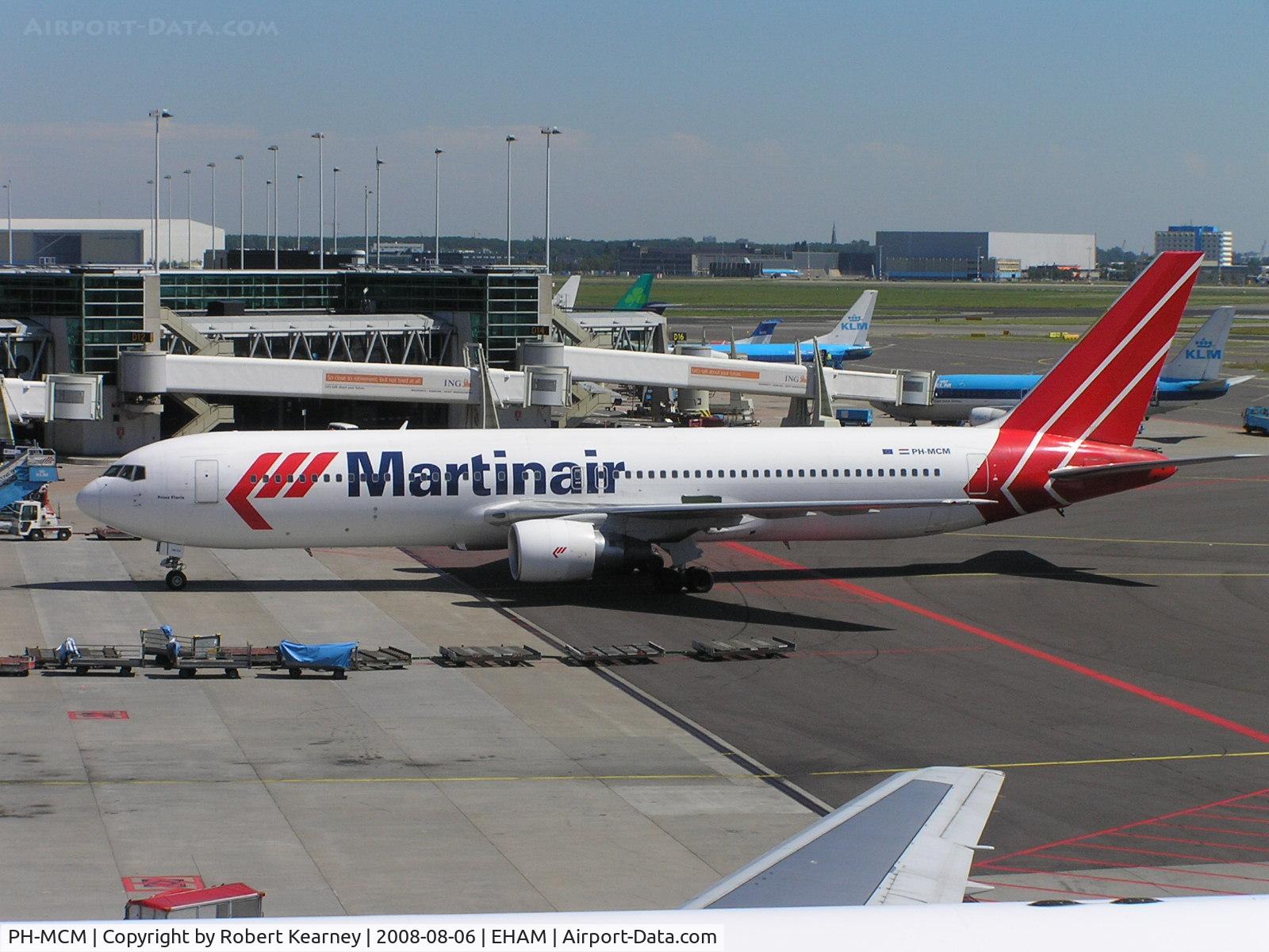 PH-MCM, 1992 Boeing 767-31A/ER C/N 26470, Martinair going onto stand