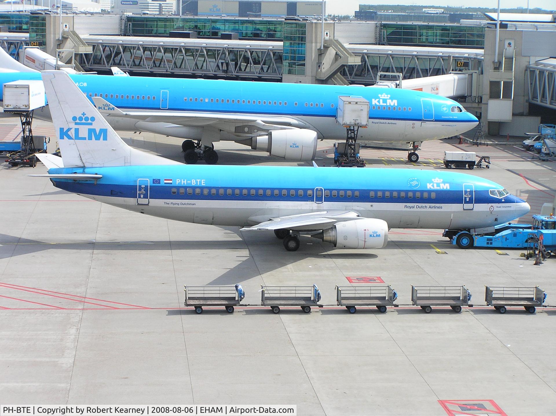 PH-BTE, 1993 Boeing 737-306 C/N 27421, KLM about to push-back