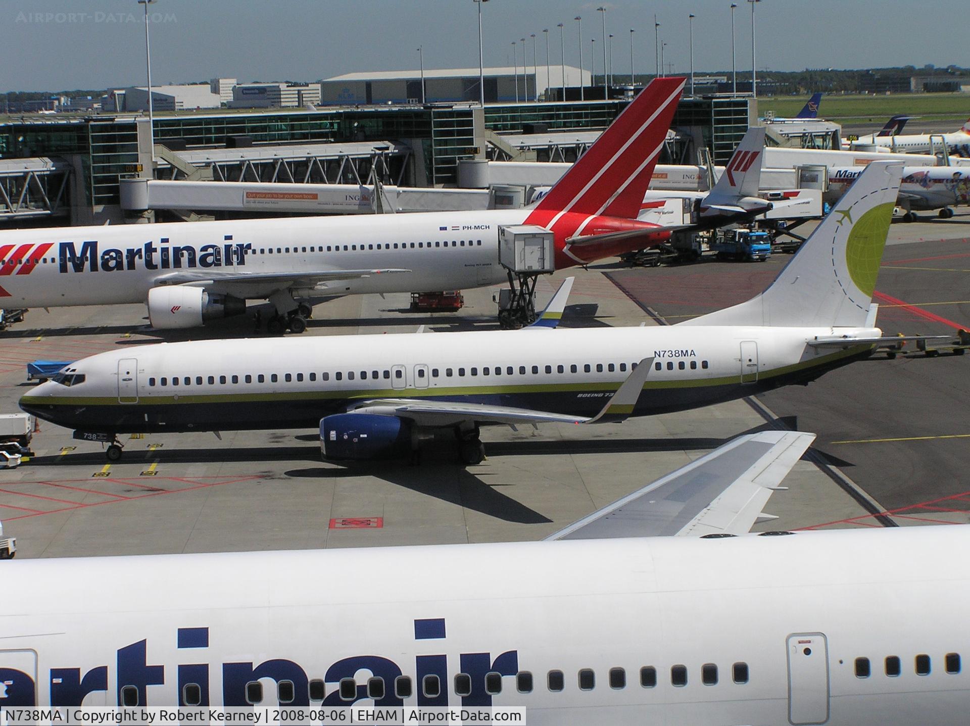 N738MA, 2004 Boeing 737-8Q8 C/N 32799, Miami Air preparing for push-back