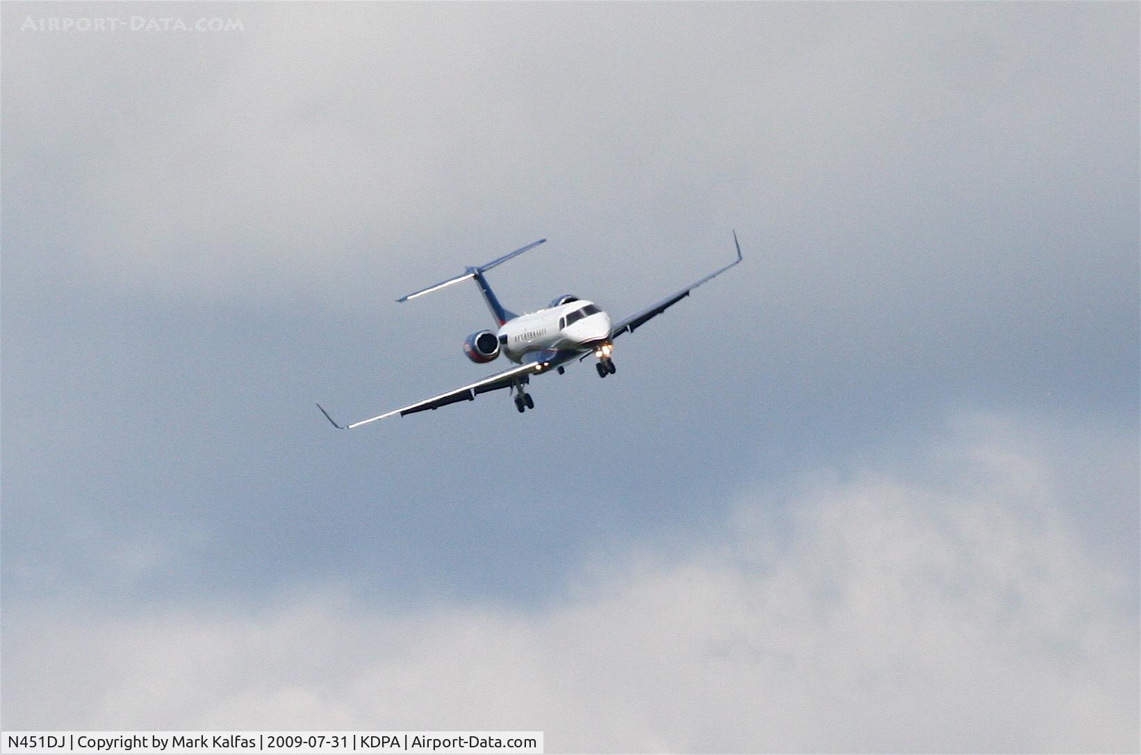 N451DJ, 2004 Embraer EMB-135BJ Legacy C/N 145789, DJT Embraer EMB-135BJ, N451DJ turning final 20R KDPA