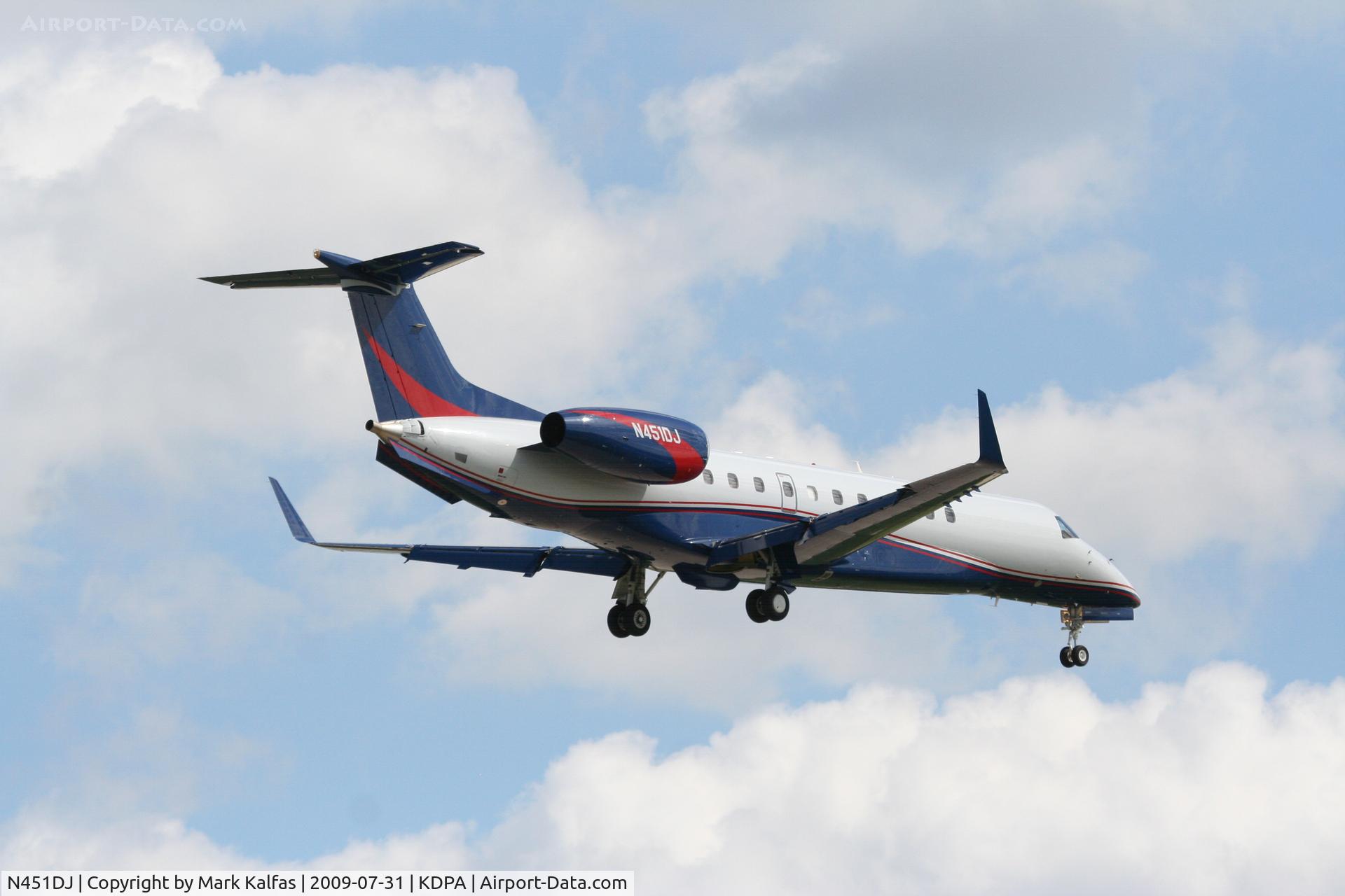 N451DJ, 2004 Embraer EMB-135BJ Legacy C/N 145789, DJT Embraer EMB-135BJ, N451DJ on final 20R KDPA.