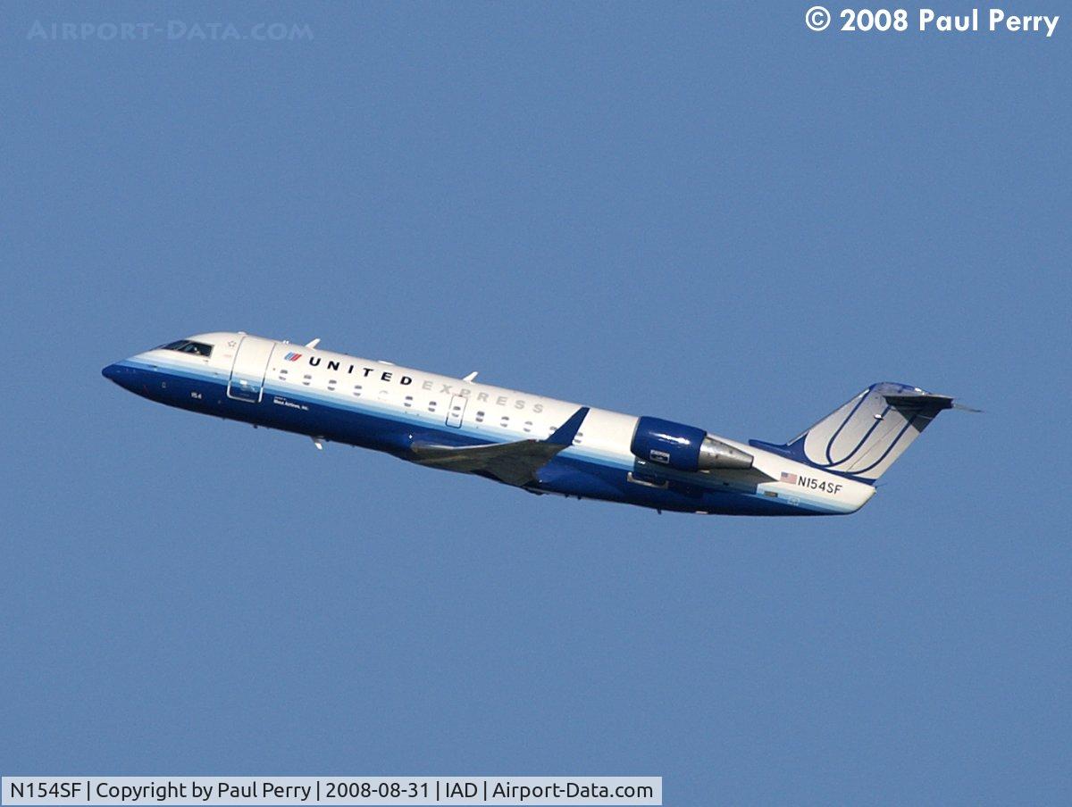 N154SF, 1996 Canadair CRJ-200LR (CL-600-2B19) C/N 7154, Once again, another Canadair from Runway 1R