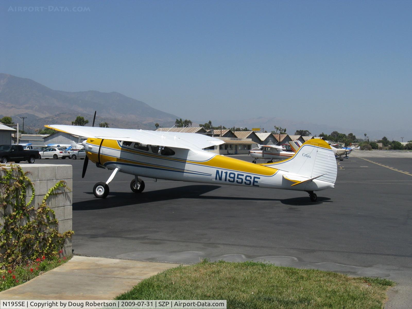 N195SE, 1951 Cessna 195 (U-20A) C/N 7857, Cessna 195 BUSINESSLINER, Jacobs R-755 300 Hp, refueling
