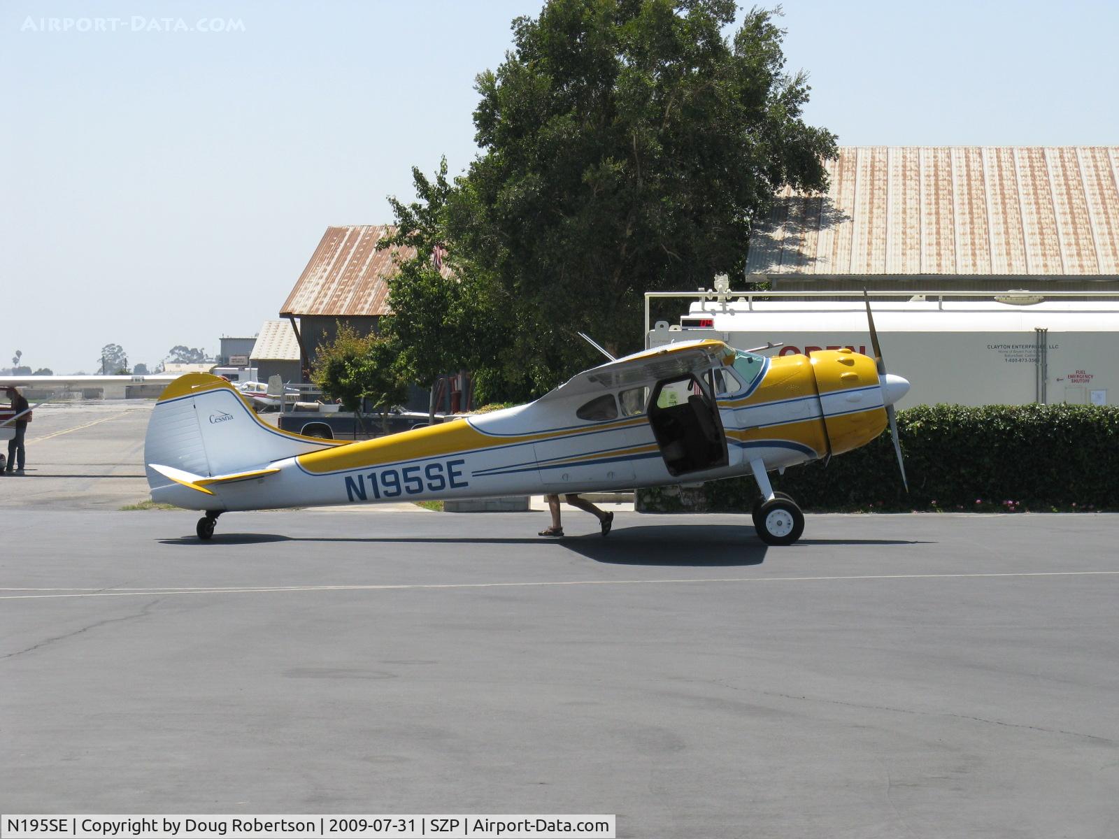 N195SE, 1951 Cessna 195 (U-20A) C/N 7857, Cessna 195 BUSINESSLINER, Jacobs R-755 300 Hp, refueling