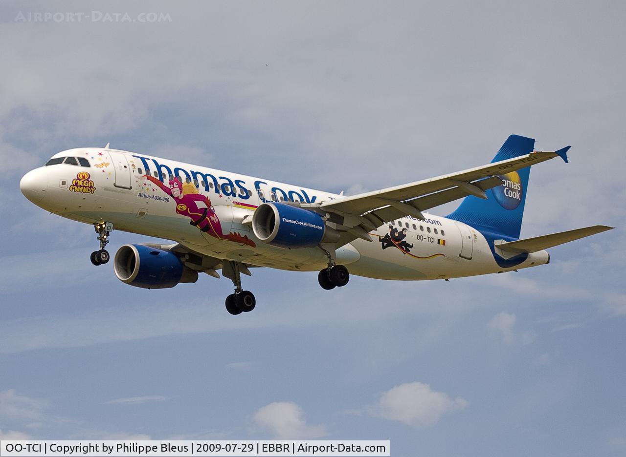OO-TCI, 2003 Airbus A320-214 C/N 1975, Local resident wearing a special scheme, short final rwy 25L.