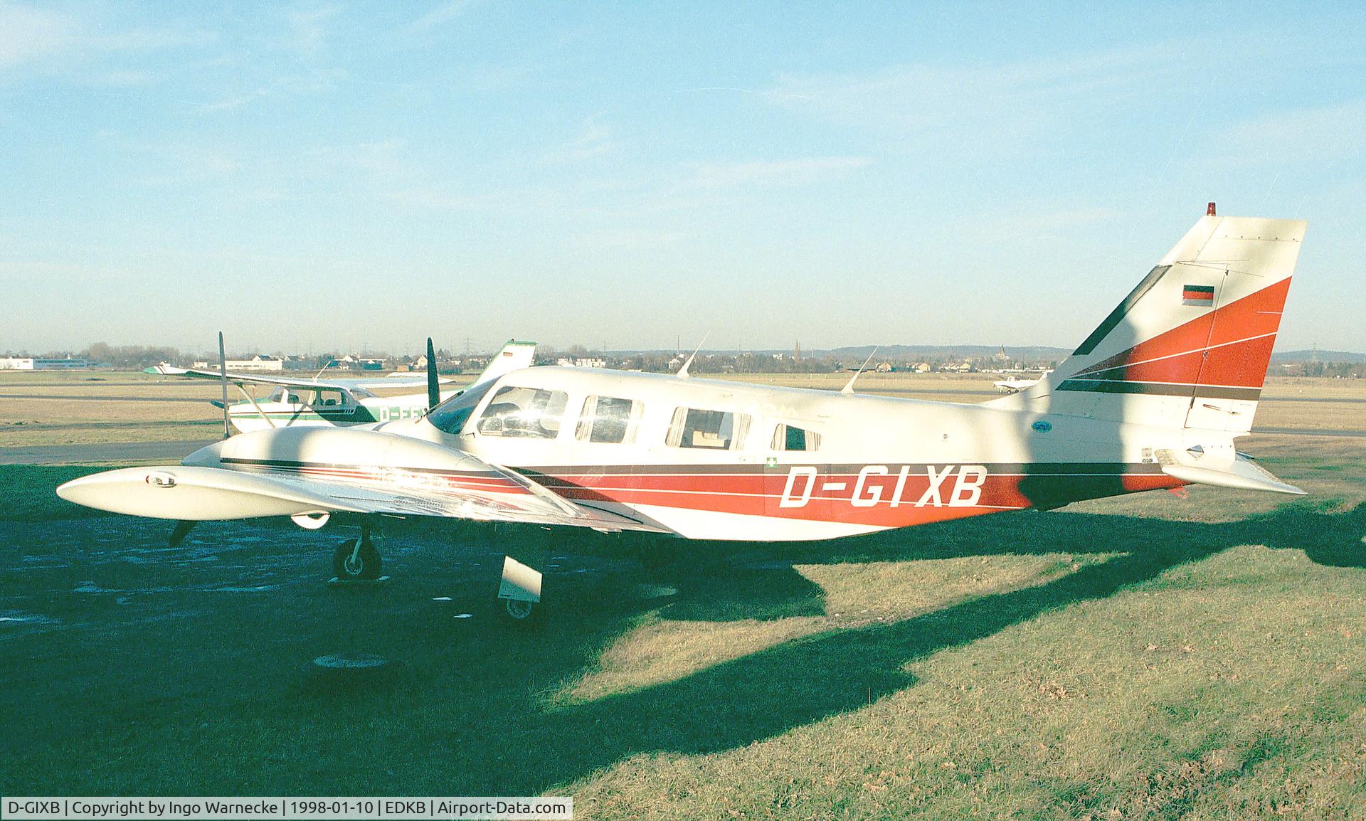 D-GIXB, Piper PA-34-220T Seneca III C/N 34-8233151, Piper PA-34-220T Seneca III at Bonn-Hangelar airfield