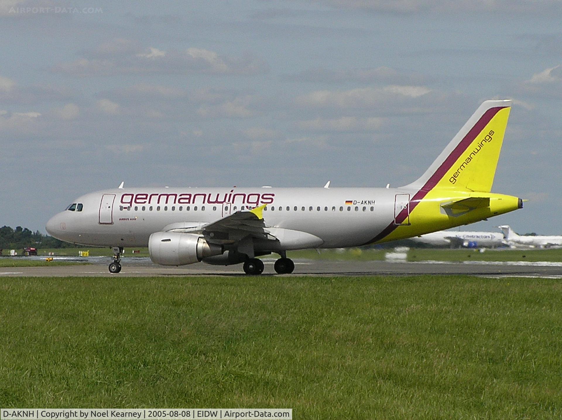 D-AKNH, 1998 Airbus A319-112 C/N 794, Departing off Rwy 28