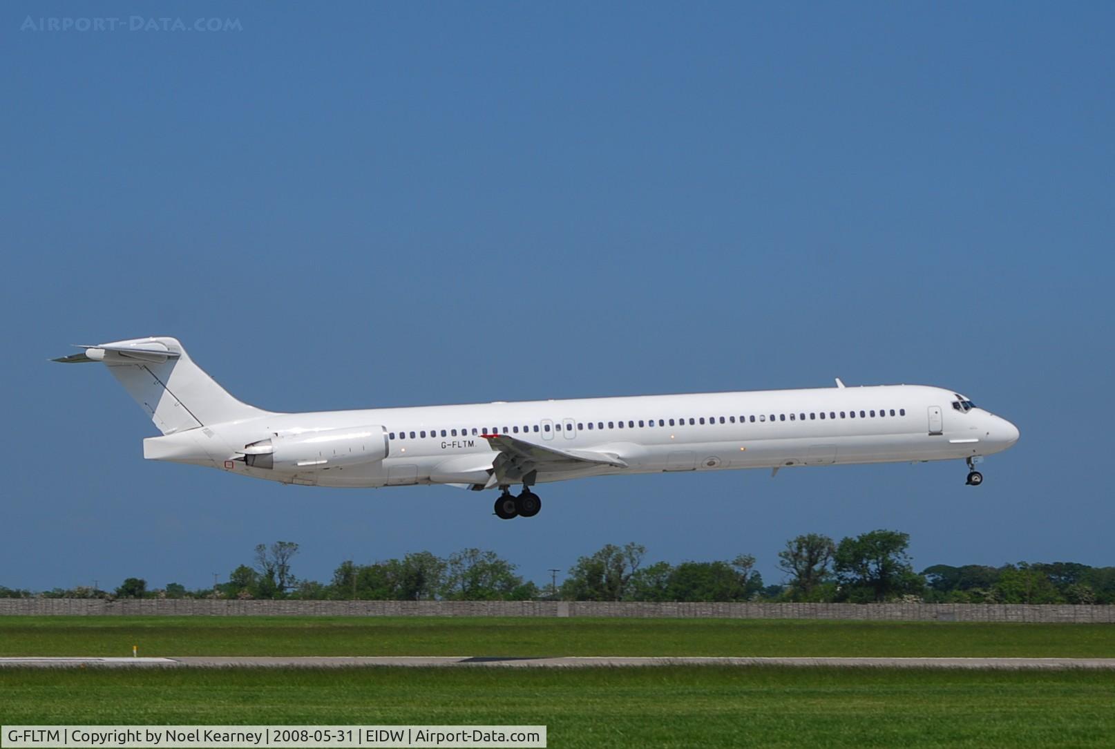 G-FLTM, 1990 McDonnell Douglas MD-83 (DC-9-83) C/N 53052, Landing Rwy 10