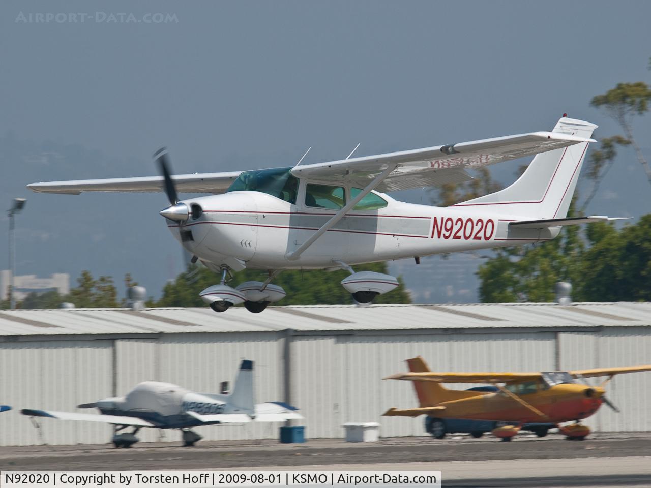 N92020, 1969 Cessna 182M Skylane C/N 18260006, N92020 arriving on RWY 21