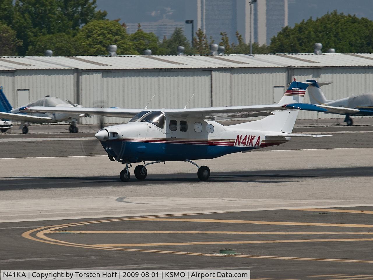 N41KA, 1978 Cessna P210N Pressurised Centurion C/N P21000045, N41KA departing from RWY 21