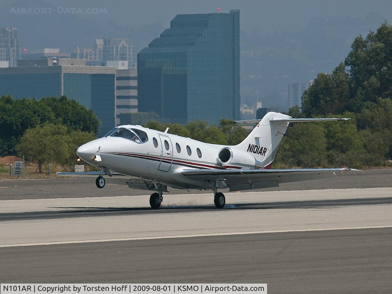 N101AR, 2008 Raytheon Beechjet 400A C/N RK-461, N101AR arriving on RWY 21