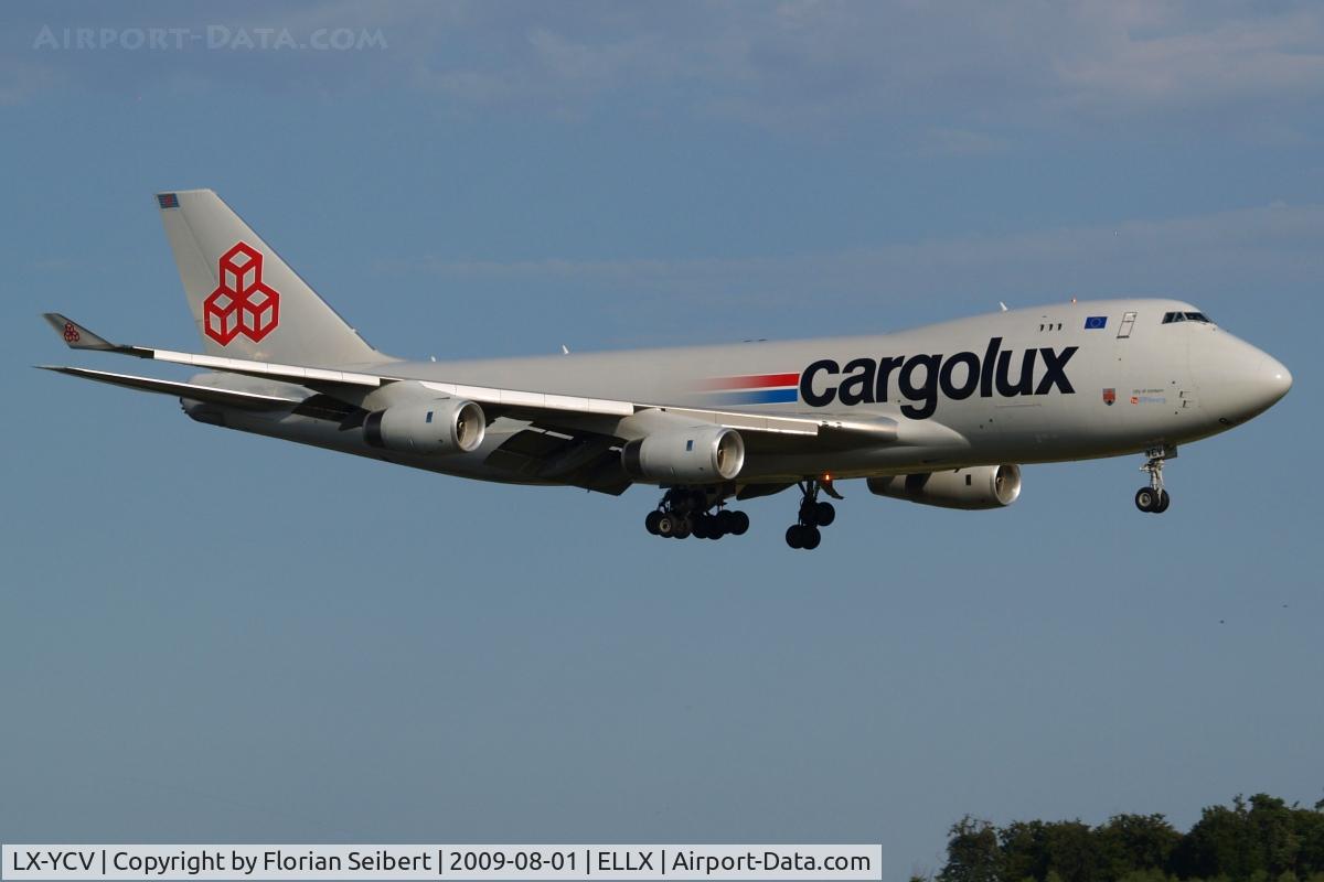 LX-YCV, 2008 Boeing 747-4R7F/SCD C/N 35805/1407, Landing rwy 24