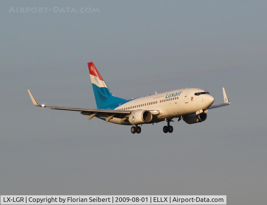 LX-LGR, 2004 Boeing 737-7C9 C/N 33803, Landing rwy 24