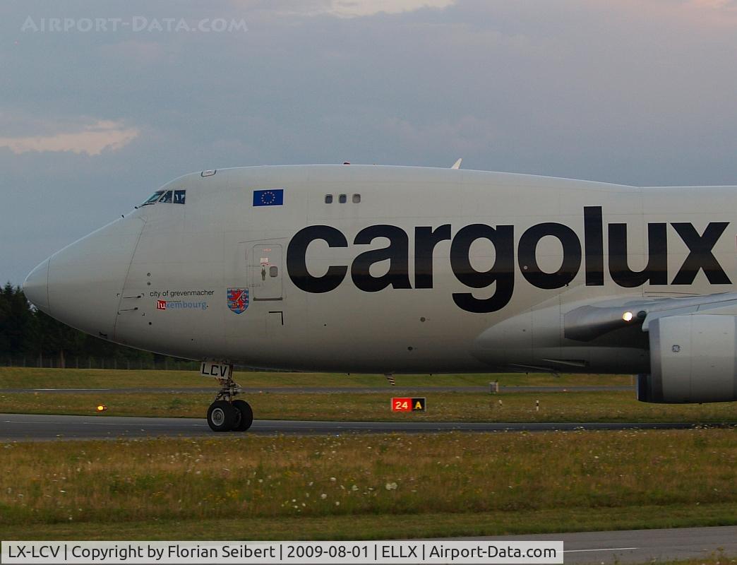 LX-LCV, 1997 Boeing 747-4R7F/SCD C/N 29053, taxi to the active