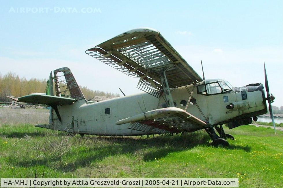 HA-MHJ, 1965 Antonov An-2M C/N 601302, Alsonemedi Wreck Ranch name in a collection, a quite bad state. They transported it onto unknown place since then.